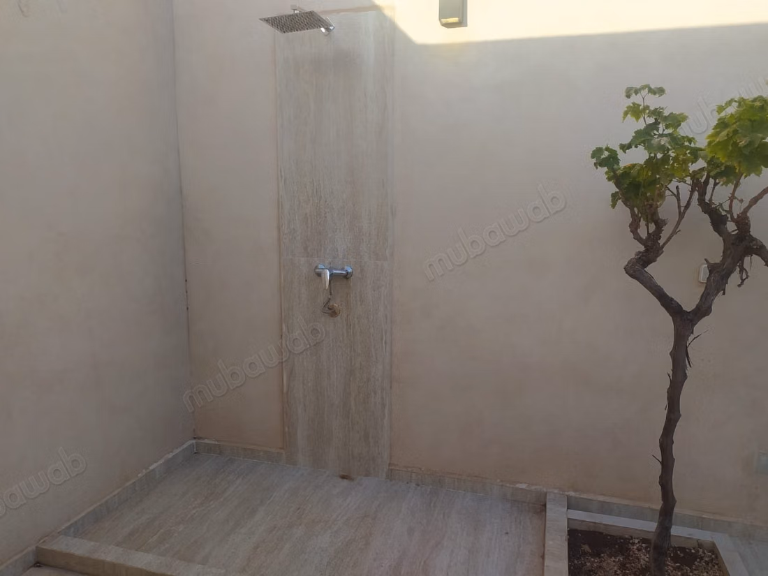 Villa meublée avec piscine à vendre à Ghazoua