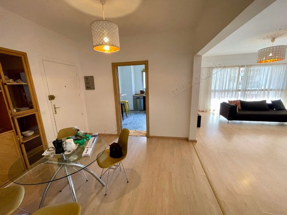 Rent this apartment in Racine. 
5 rooms. 
Attic