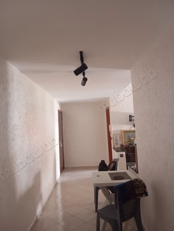 Seizoensverhuur in Hay Salam. Totale oppervlakte 70 m². Tuin en lift