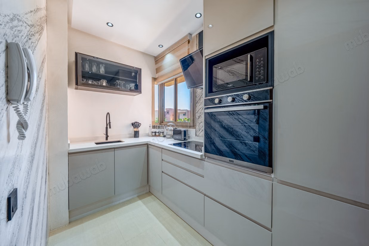 Location saisonnière à Route Amizmiz. 3 chambres agréables. Porte blindée, sécurité