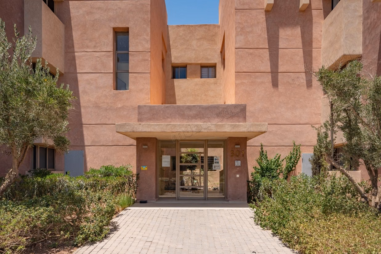 Location saisonnière à Route Amizmiz. 3 chambres agréables. Porte blindée, sécurité