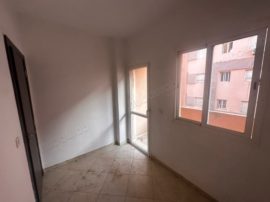 Appart avec balcon près Marjan et café l’adresse