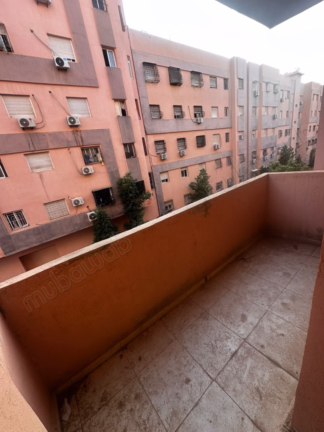 Appart avec balcon près Marjan et café l’adresse