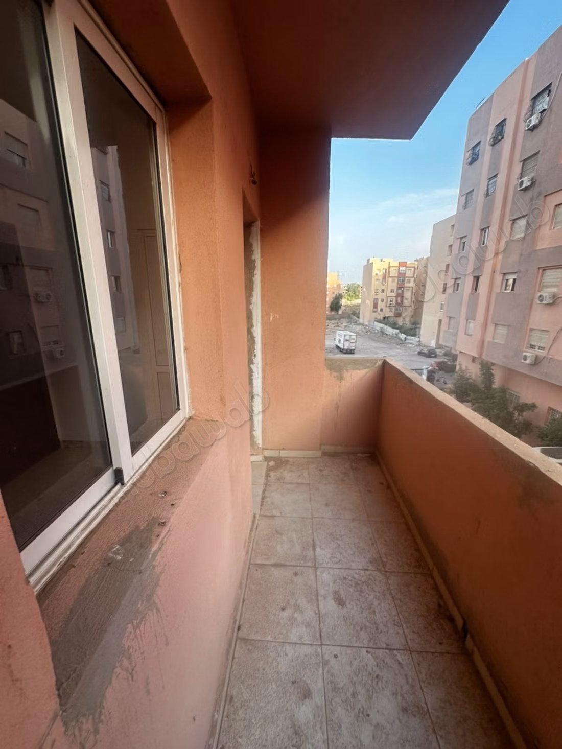 Appart avec balcon près Marjan et café l’adresse