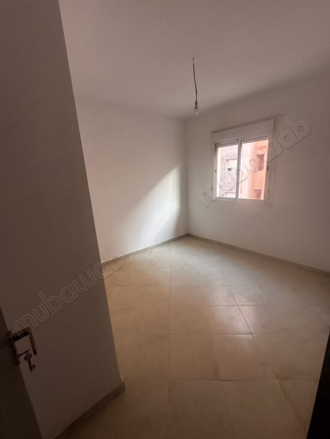 Appart avec balcon près Marjan et café l’adresse