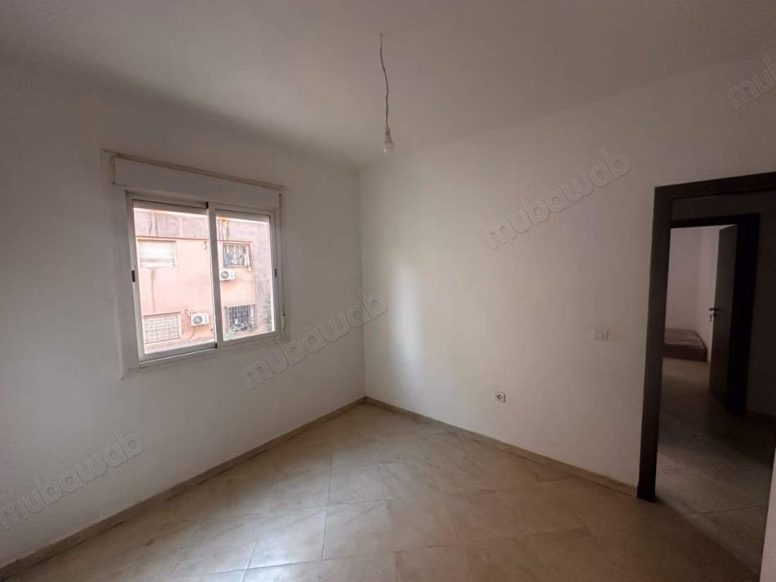 Appart avec balcon près Marjan et café l’adresse