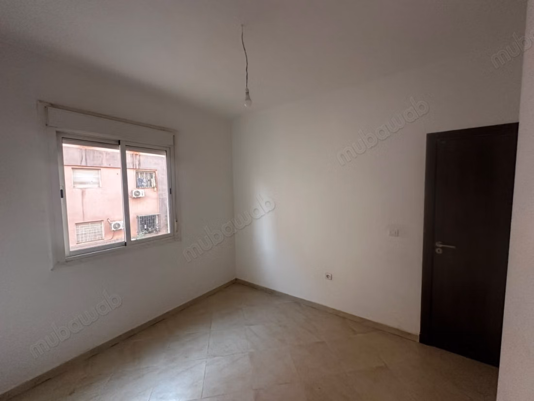 Appart avec balcon près Marjan et café l’adresse