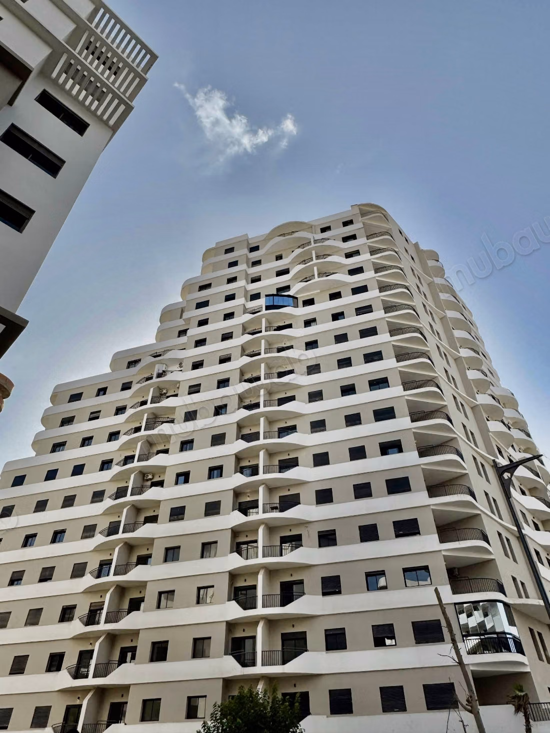 Appartements à louer. Superficie totale de 48 m². Parking et ascenseur.