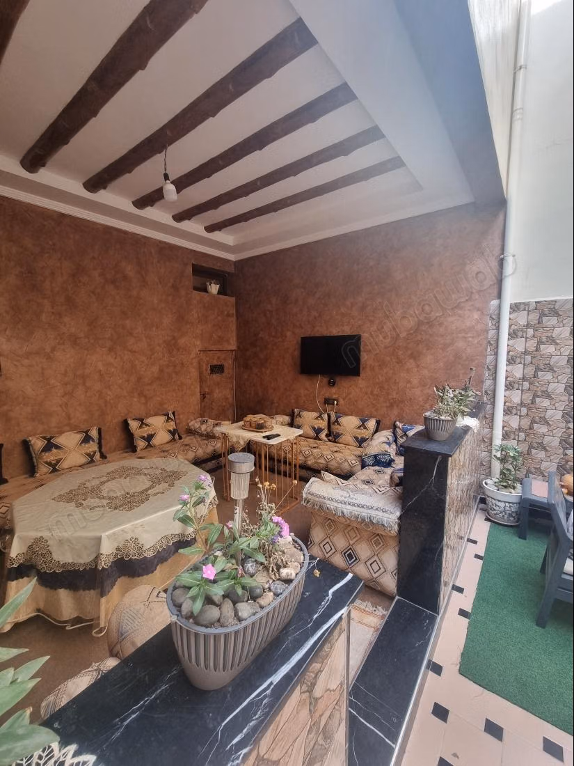Magnifique villa à louer à Hay Dakhla. 3 grandes pièces. Porte blindée et résidence sécurisée