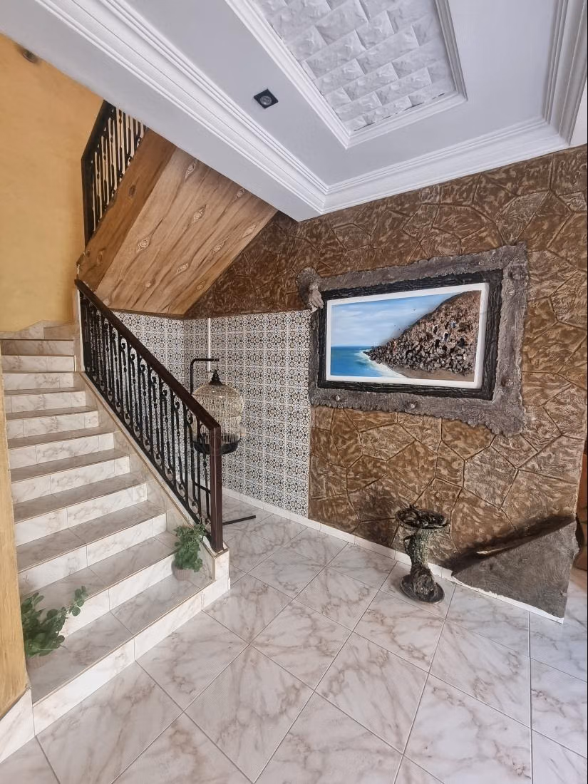 Magnifique villa à louer à Hay Dakhla. 3 grandes pièces. Porte blindée et résidence sécurisée