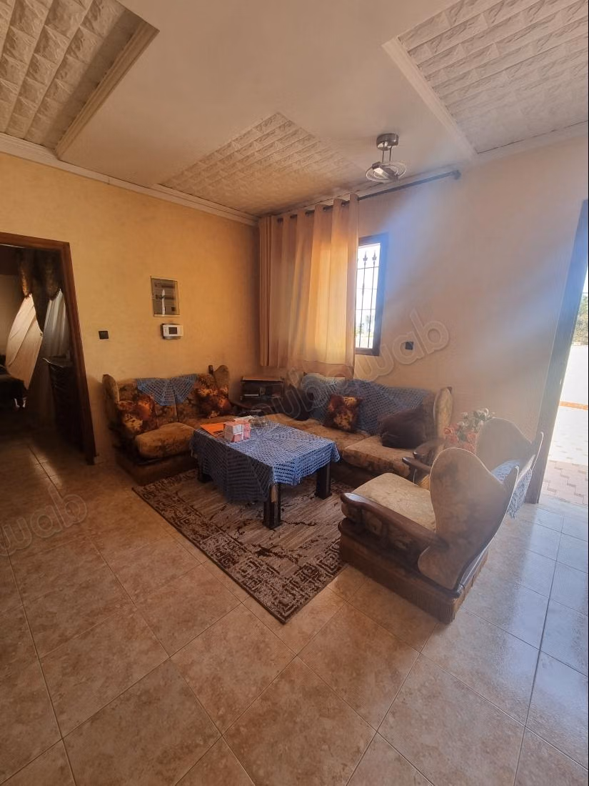 Magnifique villa à louer à Hay Dakhla. 3 grandes pièces. Porte blindée et résidence sécurisée