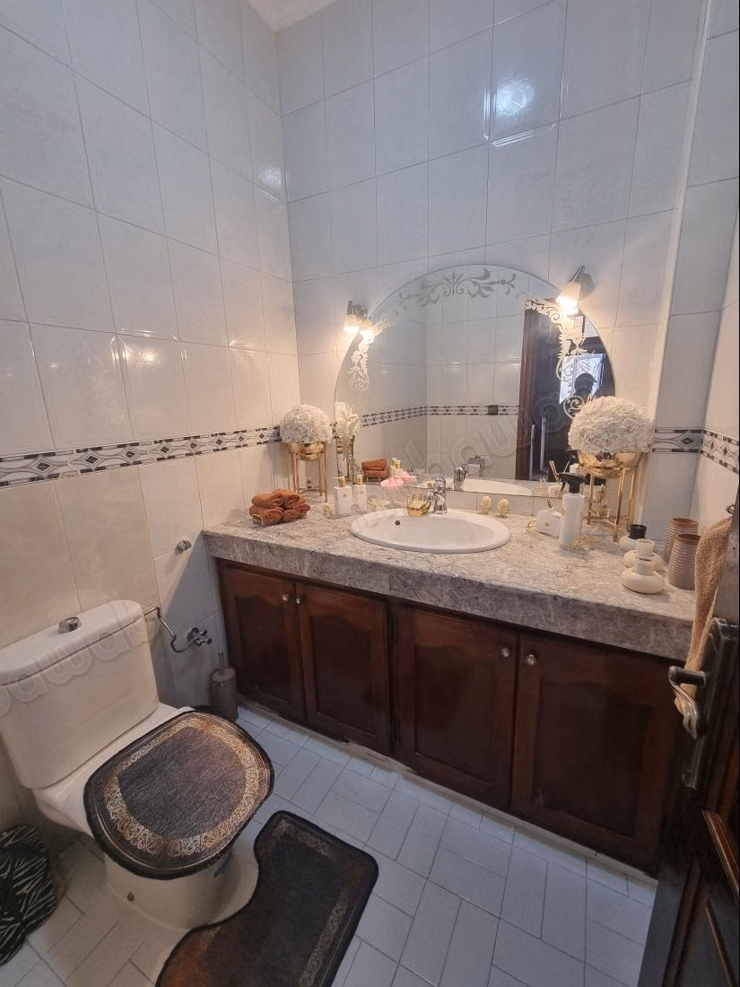 Magnifique villa à louer à Hay Dakhla. 3 grandes pièces. Porte blindée et résidence sécurisée