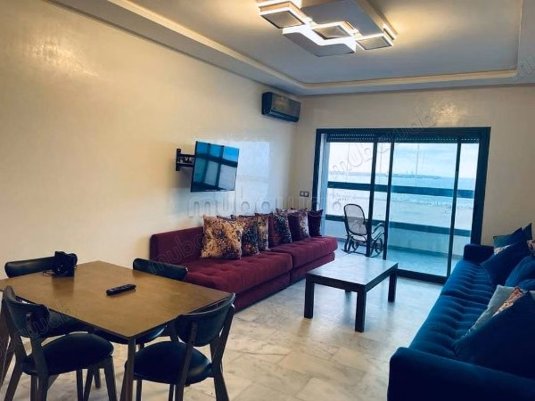 Appartements à louer en Centre Ville. 
Surface de 72 m². 
Piscine, climatisation