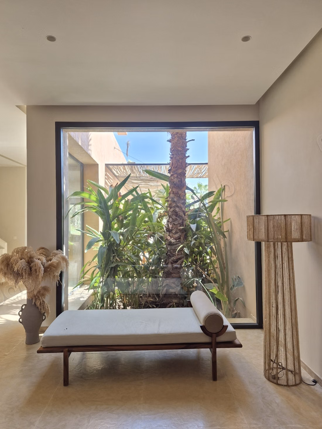 Luxe villa te koop in Amelkis. 1700m2. 6 mooie suites