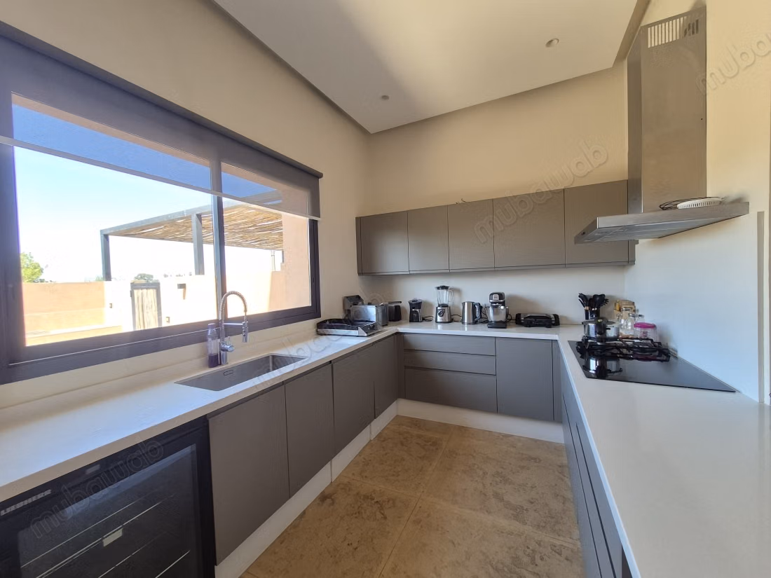 Luxe villa te koop in Amelkis. 1700m2. 6 mooie suites