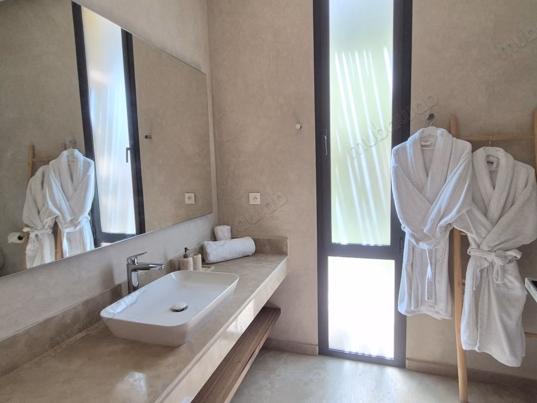 Luxe villa te koop in Amelkis. 1700m2. 6 mooie suites