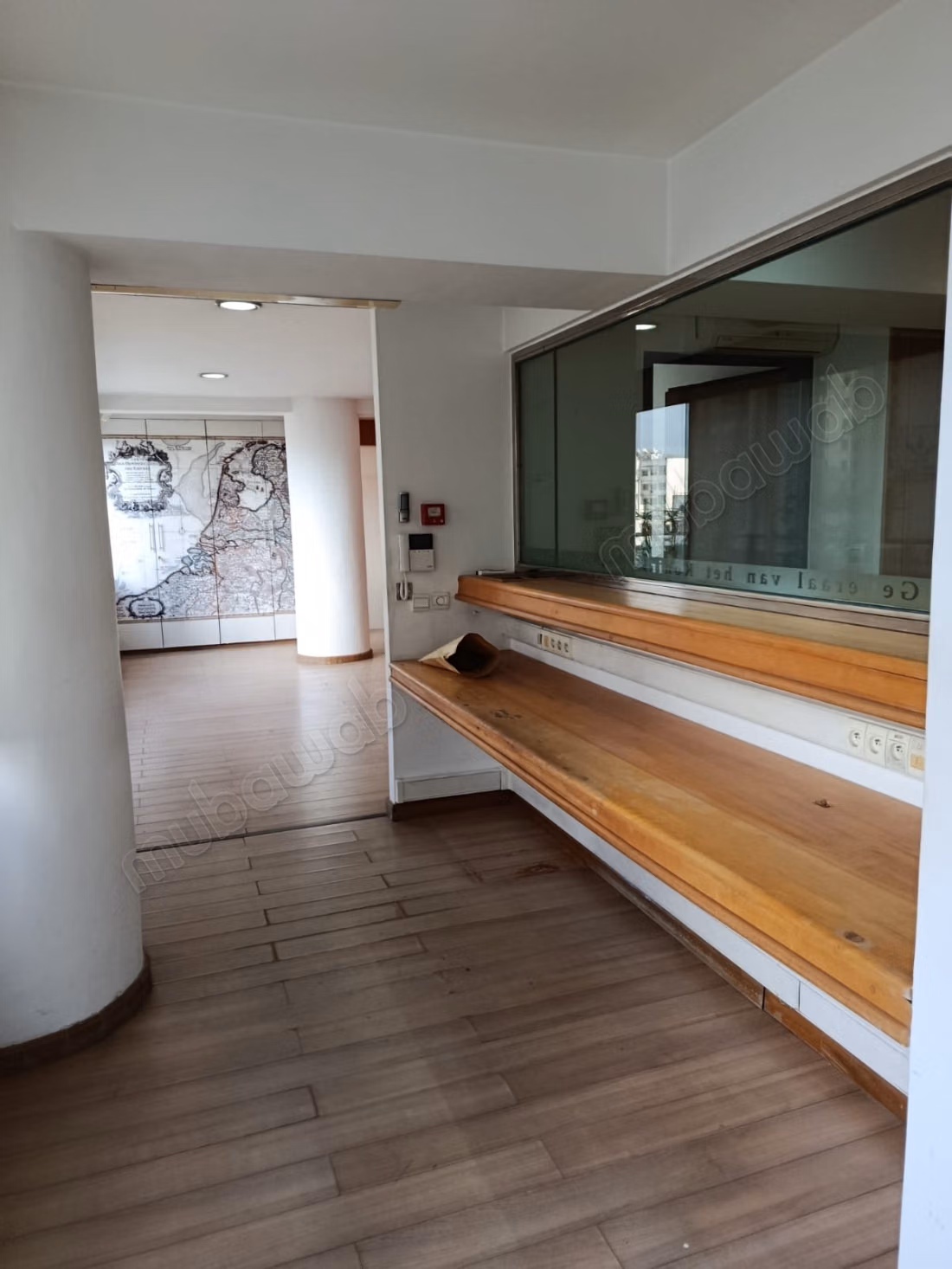 Bureaux en vente à Les Hôpitaux.
Superficie 122 m².
Air conditionné