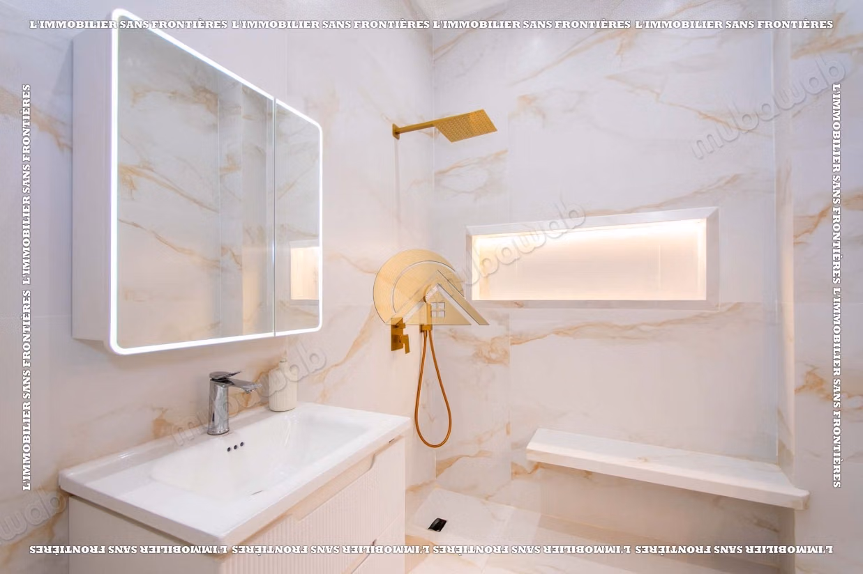 Appartement de 236 m² à louer à Mabrouka – 3 chambres dont une suite, grande terrasse et parking en sous sol
