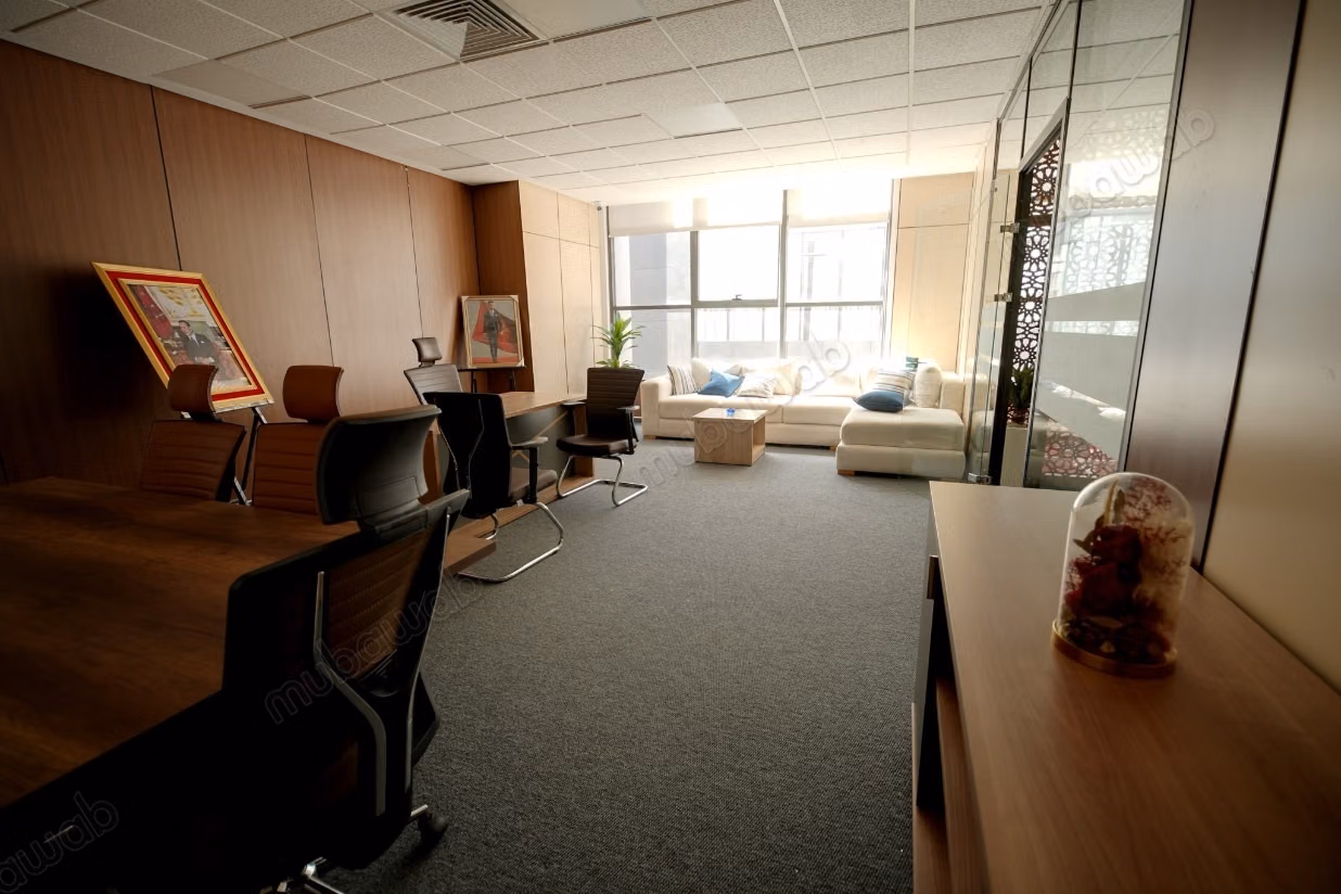 Bureaux à louer à Sidi Maarouf. Surface de 260 m². Cuisine entièrement équipée