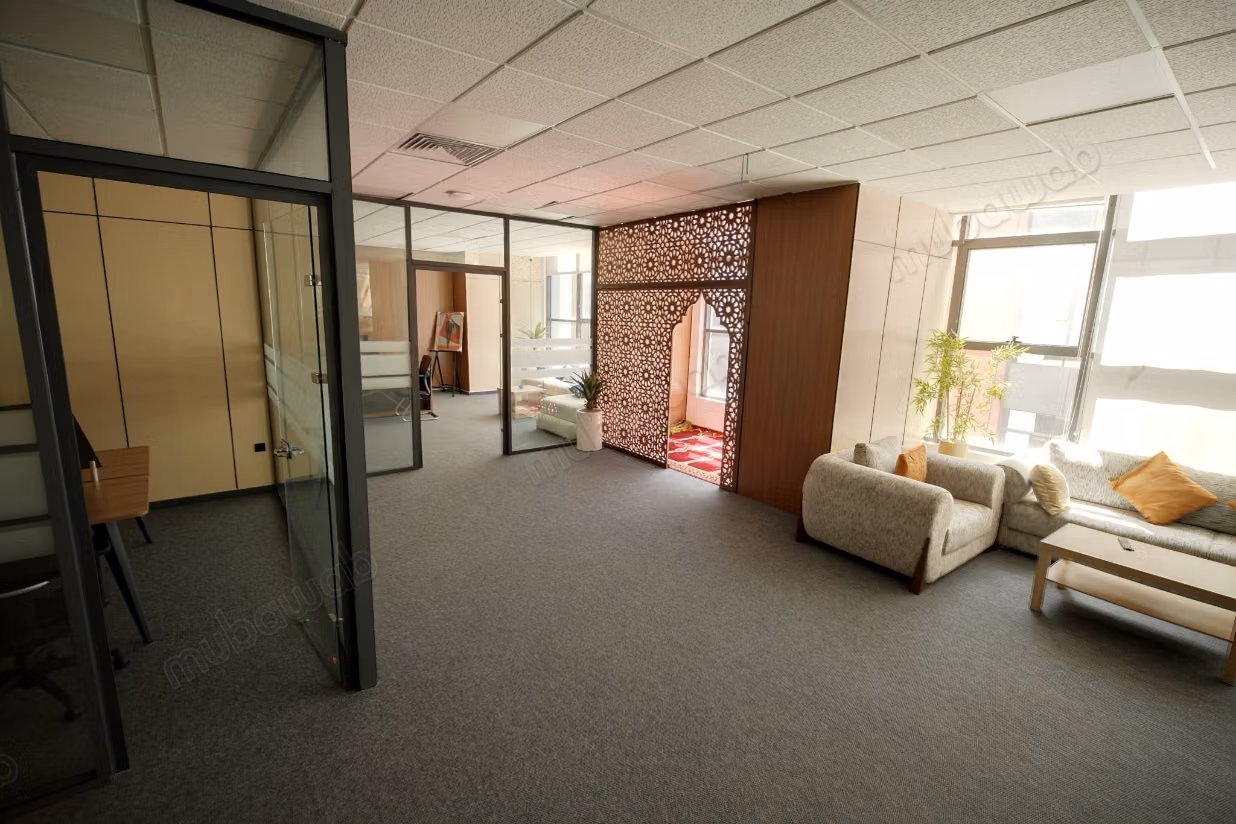 Bureaux à louer à Sidi Maarouf. Surface de 260 m². Cuisine entièrement équipée