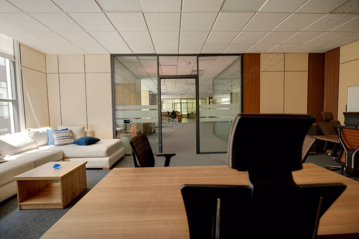 Bureaux à louer à Sidi Maarouf. Surface de 260 m². Cuisine entièrement équipée