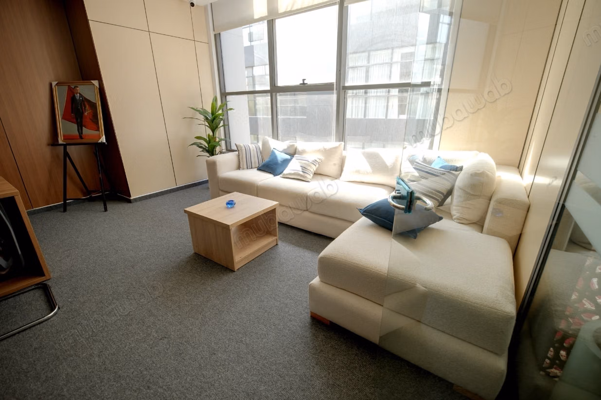 Bureaux à louer à Sidi Maarouf. Surface de 260 m². Cuisine entièrement équipée