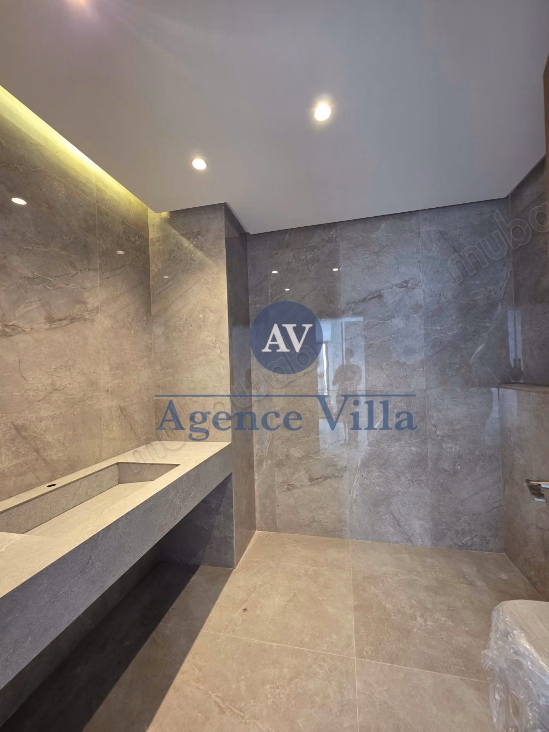 A louer une villa de luxe avec piscine à Gammarth
