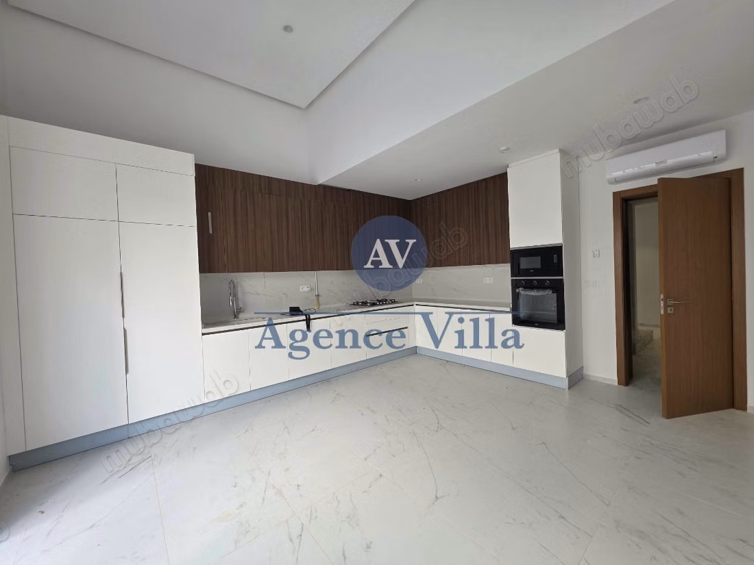 A louer une villa de luxe avec piscine à Gammarth