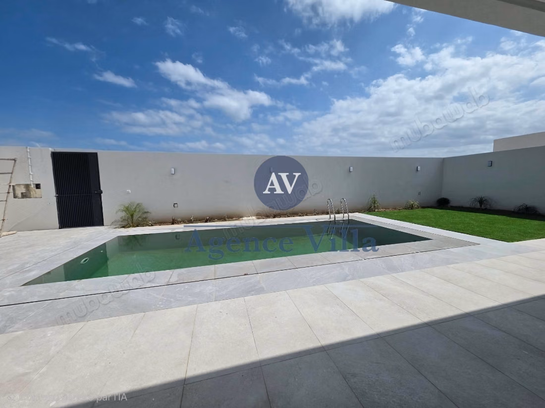 A louer une villa de luxe avec piscine à Gammarth