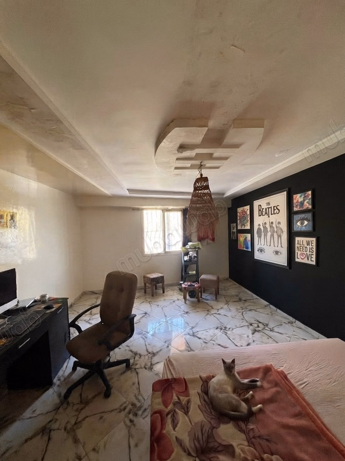Duplex 3 chambres au RDC avec salon lumineux — 6