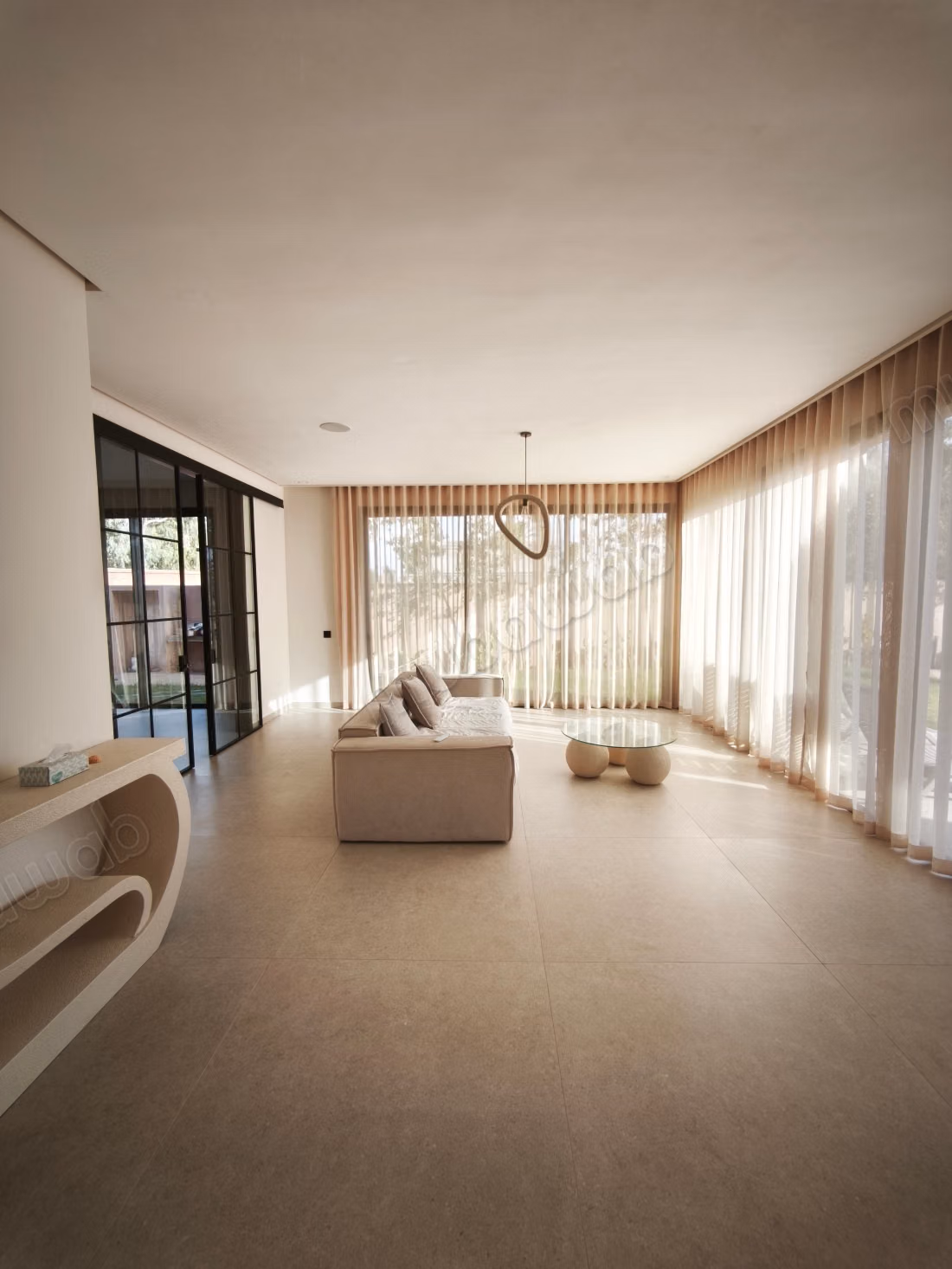 Somptuosa casa en venta en la Ruta de Ouarzazate. Superficie total 300 m². Aire acondicionado