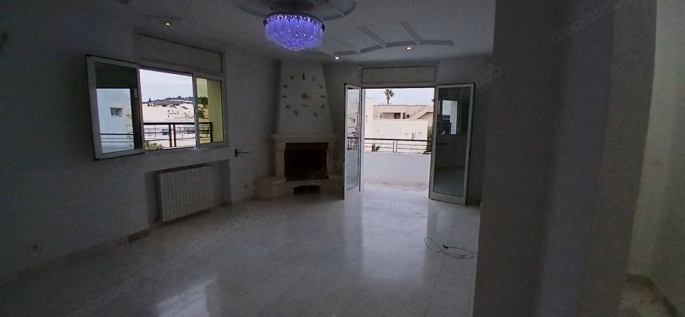Villa di alto standing in affitto a La Marsa Città. 1 Stanza. Sistema satellitare e residenza sicura