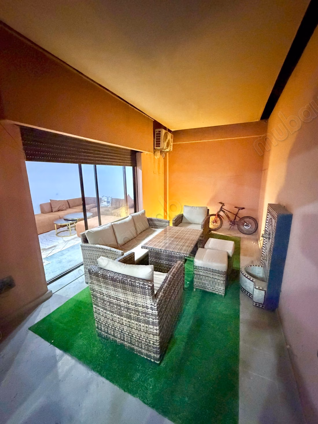 Superbe appartement à vendre à Guéliz.
Surface de 130 m².
Bien meublé