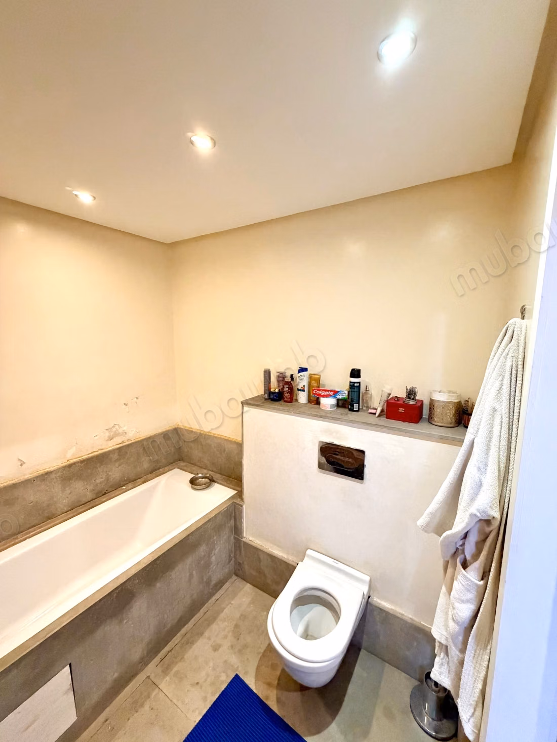 Superbe appartement à vendre à Guéliz.
Surface de 130 m².
Bien meublé — 4