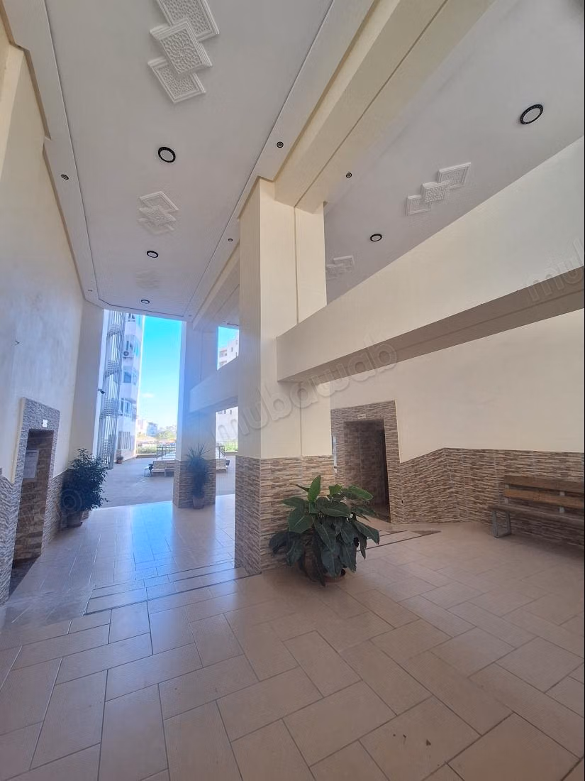 Très bel appartement en location à Branes 2.
Superficie 91 m².
Bien meublé