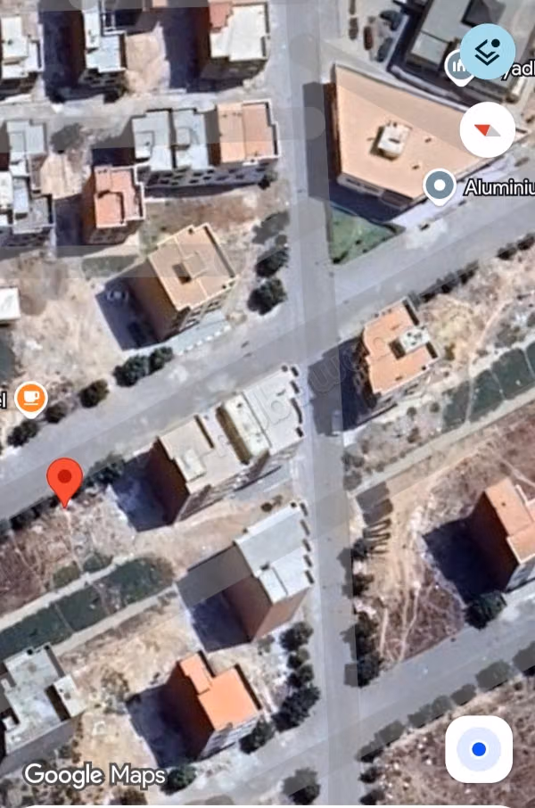 Lote comercial con dos fachadas R3 en venta