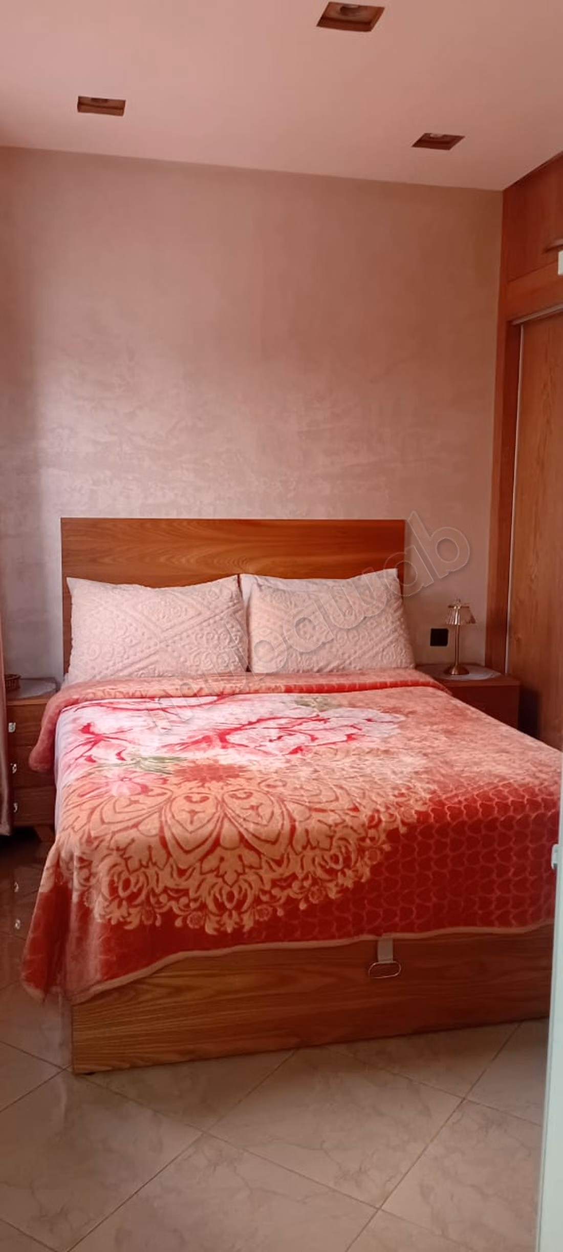 In vendita: Appartamento a Beni Yeklef. 2 camere da letto. Porta sicura