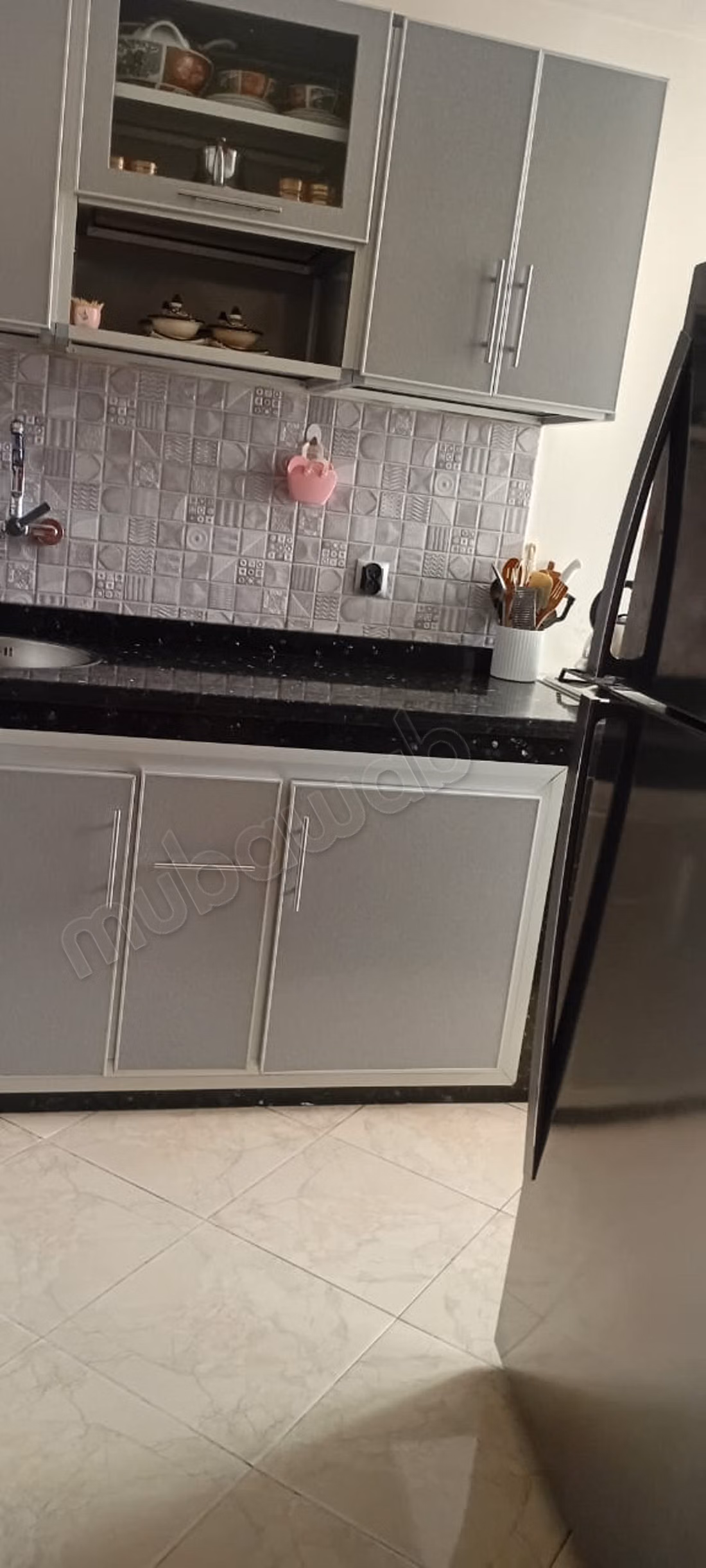 In vendita: Appartamento a Beni Yeklef. 2 camere da letto. Porta sicura