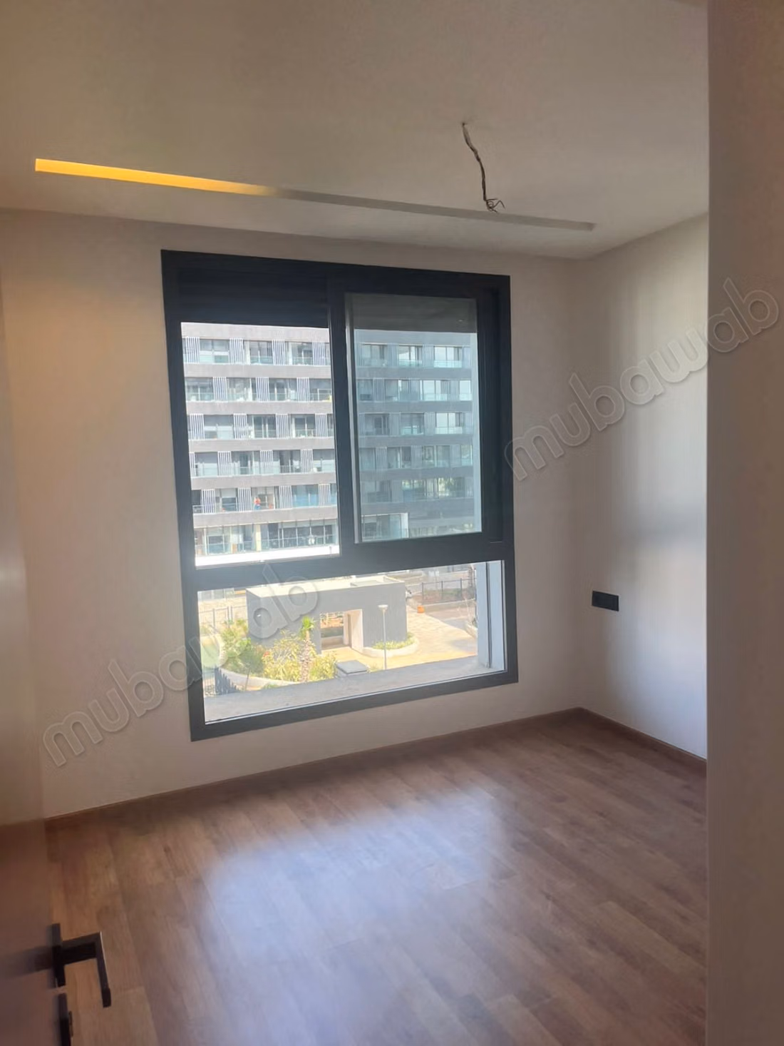 Appartement vide à louer / TOUR 33
