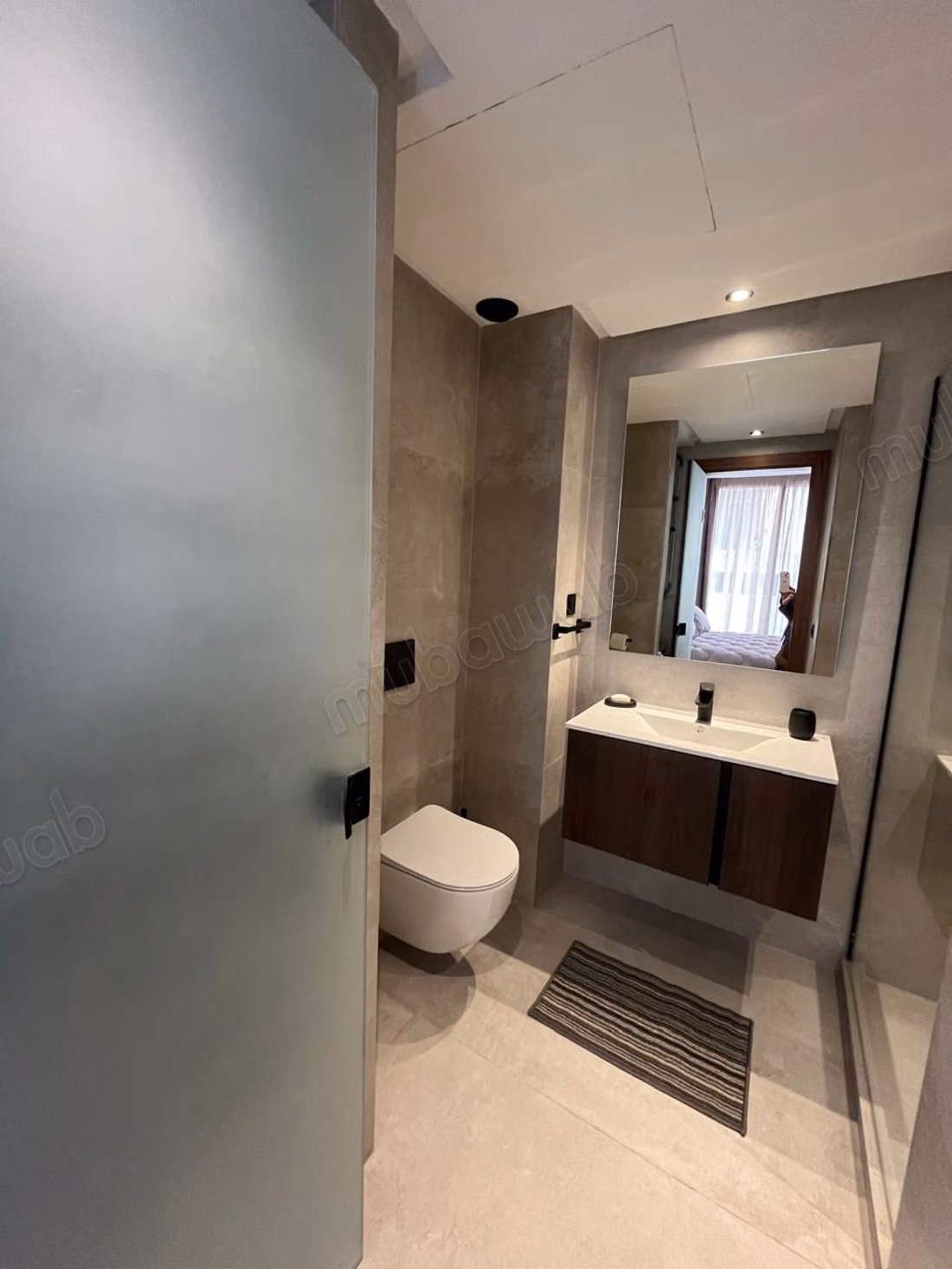 Appartement vide à louer / TOUR 33