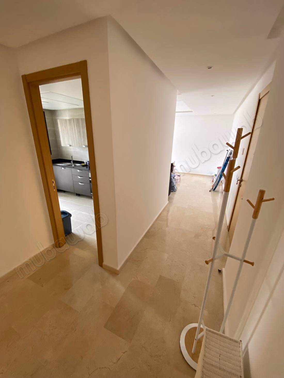 Bel apartamento en alquiler en Riyad. Superficie 105 m². Bien amueblado