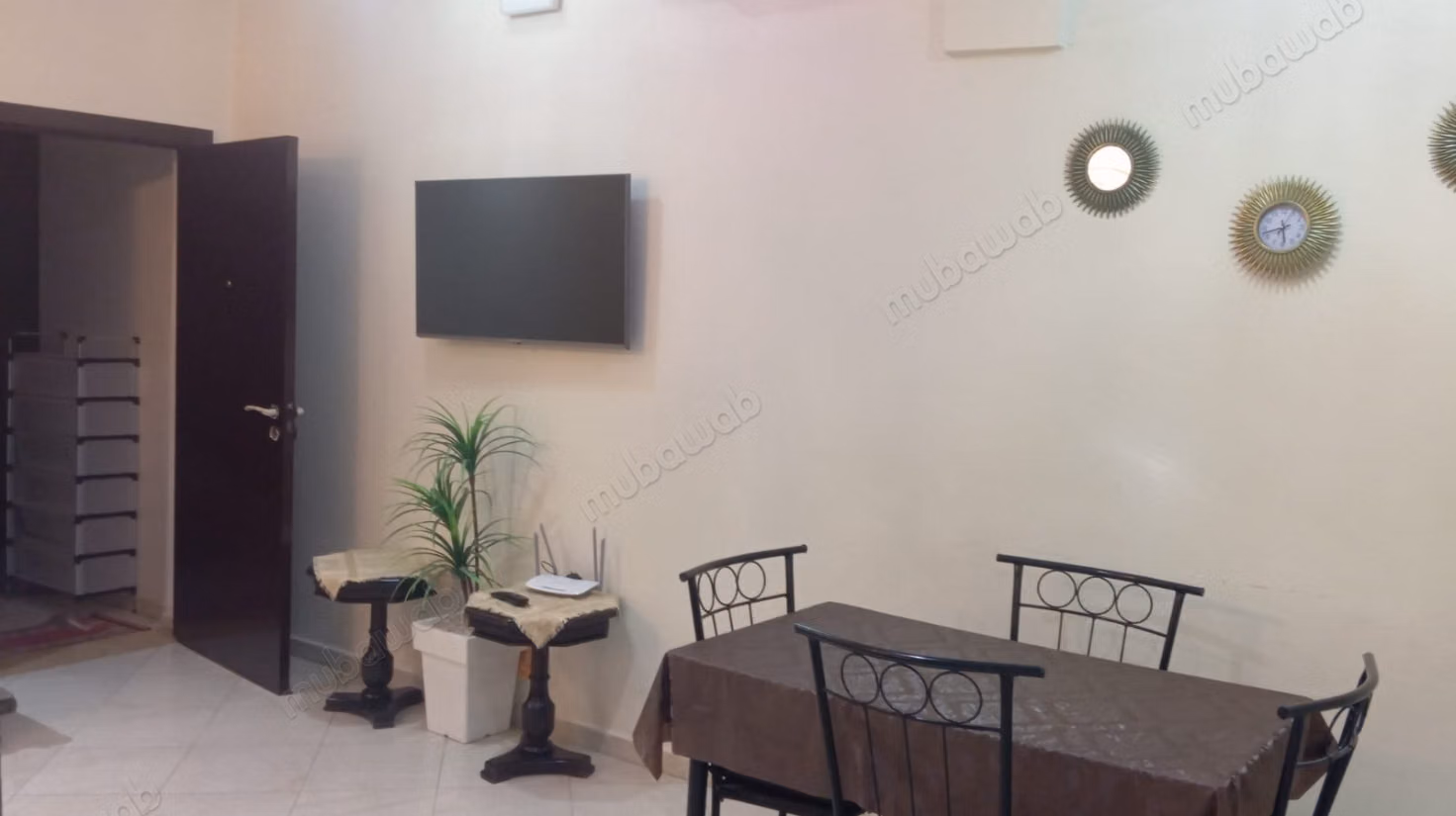 Superbe appartement à louer à Hay Mohammadi. 
Surface totale 70 m². 
Système de parabole et salon marocain
