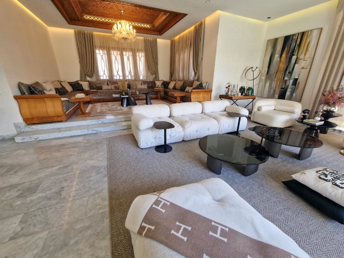 Suntuosa casa en venta en Ville Verte. 4 hermosas habitaciones. Hermosa terraza y jardín