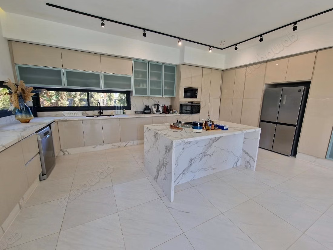Suntuosa casa en venta en Ville Verte. 4 hermosas habitaciones. Hermosa terraza y jardín
