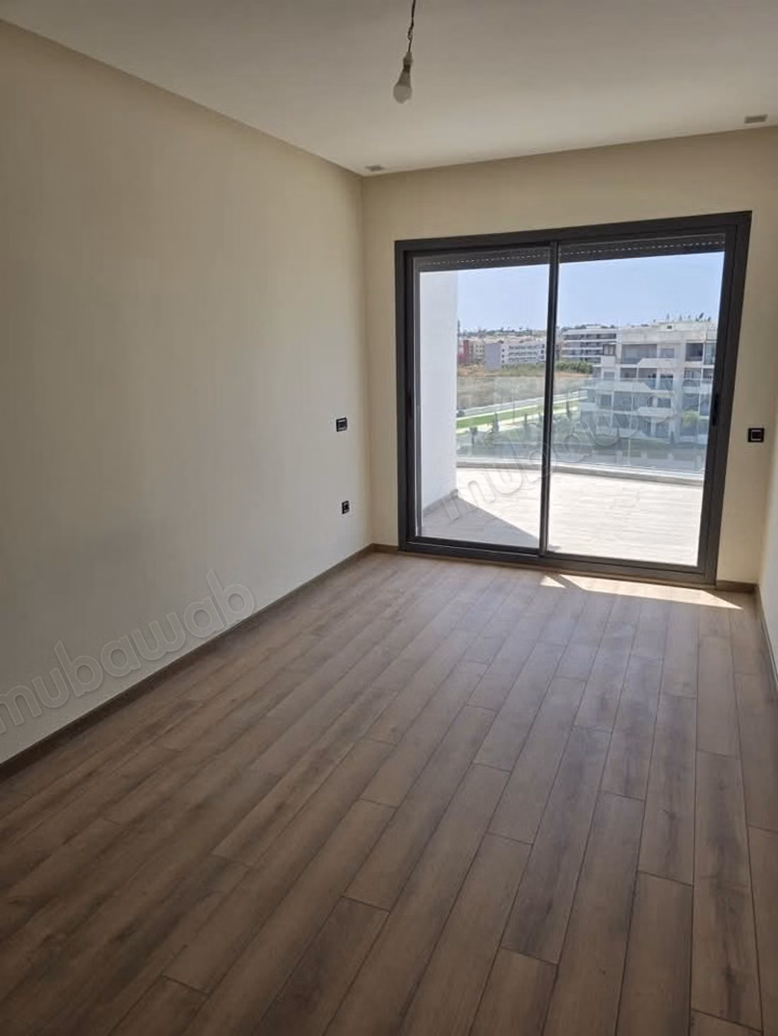 Location d'un appartement à Californie. 3 chambres agréables. Antenne parabolique, résidence sécurisée