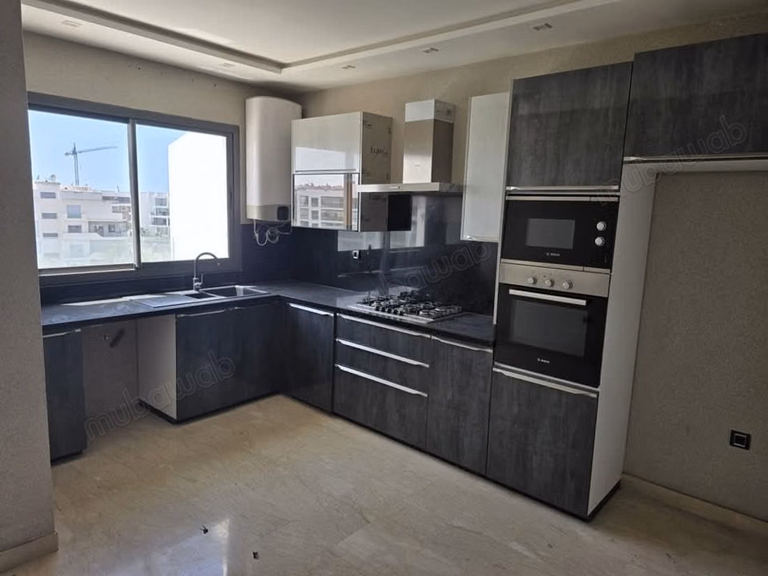 Location d'un appartement à Californie. 3 chambres agréables. Antenne parabolique, résidence sécurisée