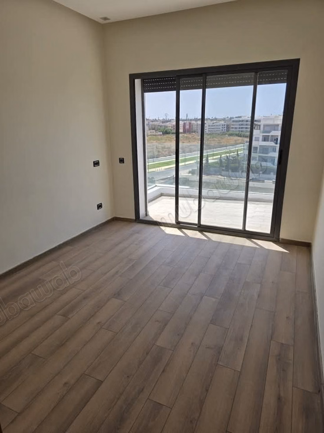 Location d'un appartement à Californie. 3 chambres agréables. Antenne parabolique, résidence sécurisée