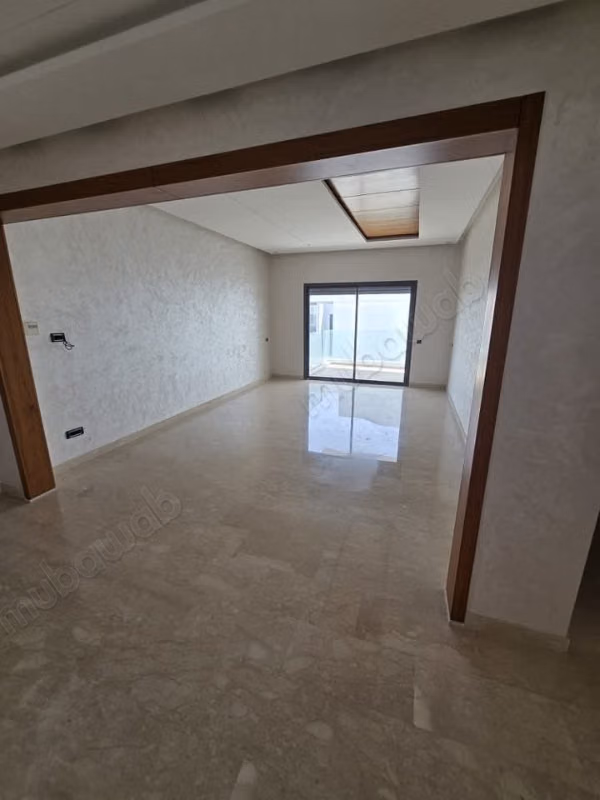 Location d'un appartement à Californie. 3 chambres agréables. Antenne parabolique, résidence sécurisée