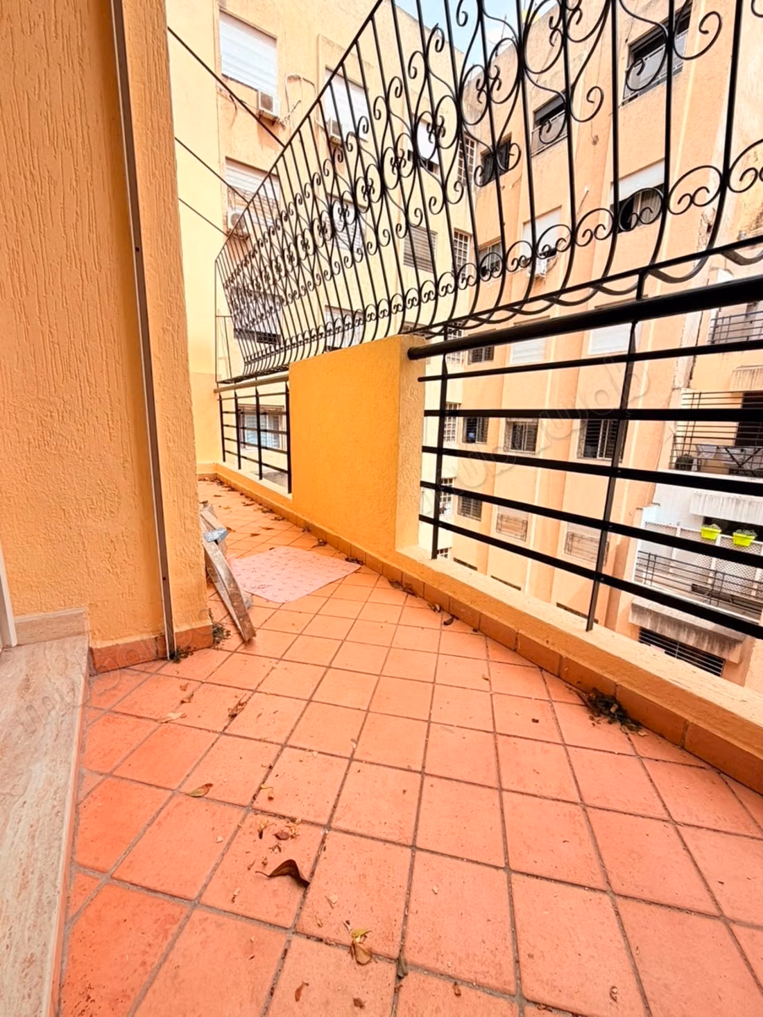 Appartement à louer à Les princesses. Superficie 137 m². Système de parabole et résidence sécurisée