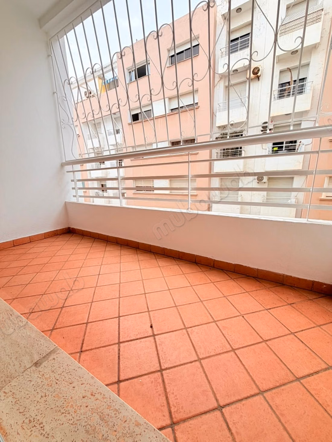 Appartement à louer à Les princesses. Superficie 137 m². Système de parabole et résidence sécurisée